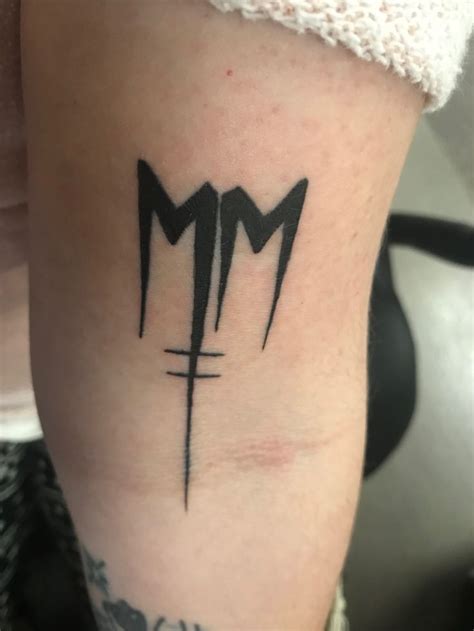 tattoo marilyn manson|Marilyn Manson: Freundin, Vermögen, Größe, Tattoo,。